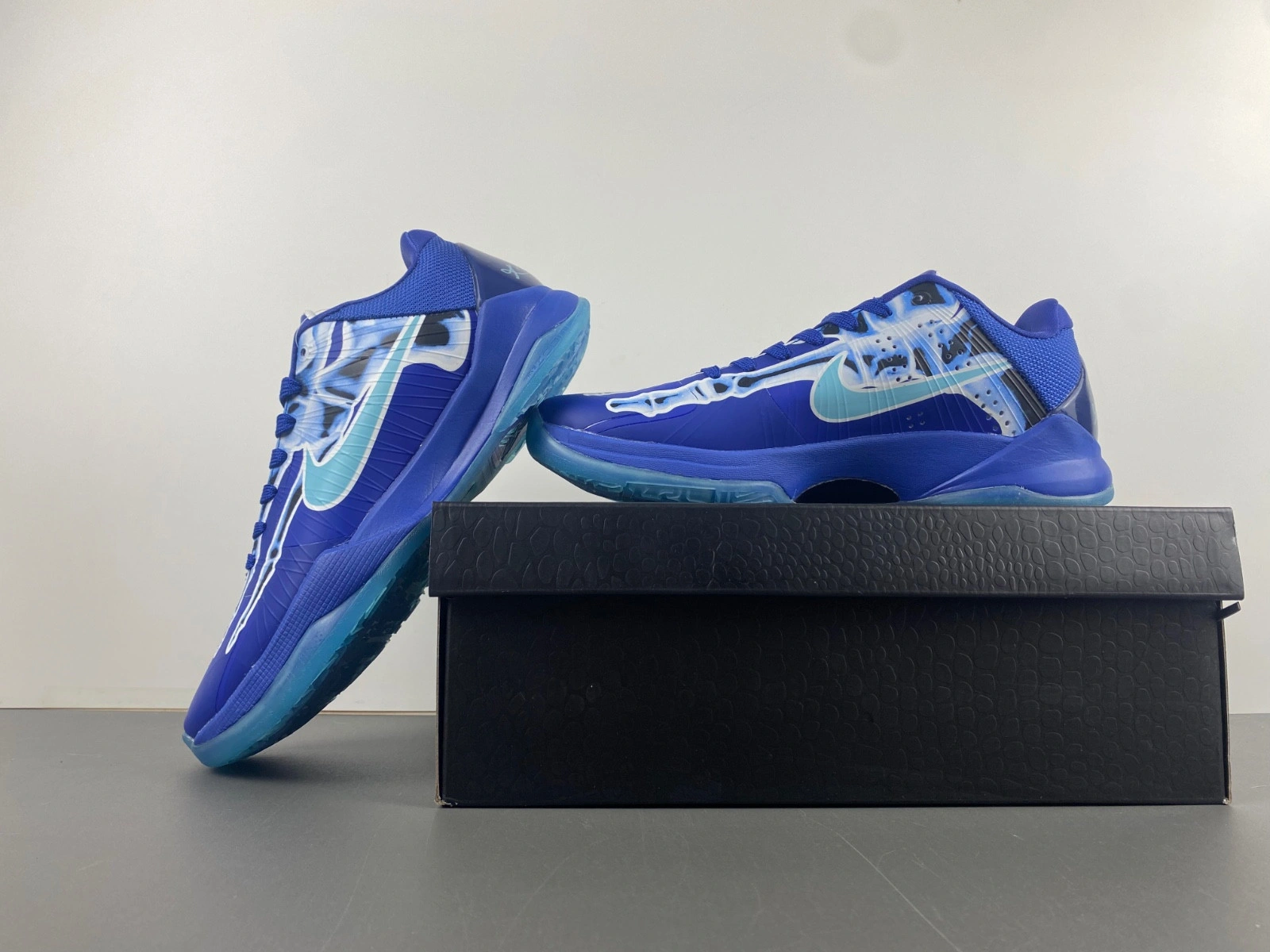 Nike Kobe 5 Protro “X-Ray”  HJ4303-400