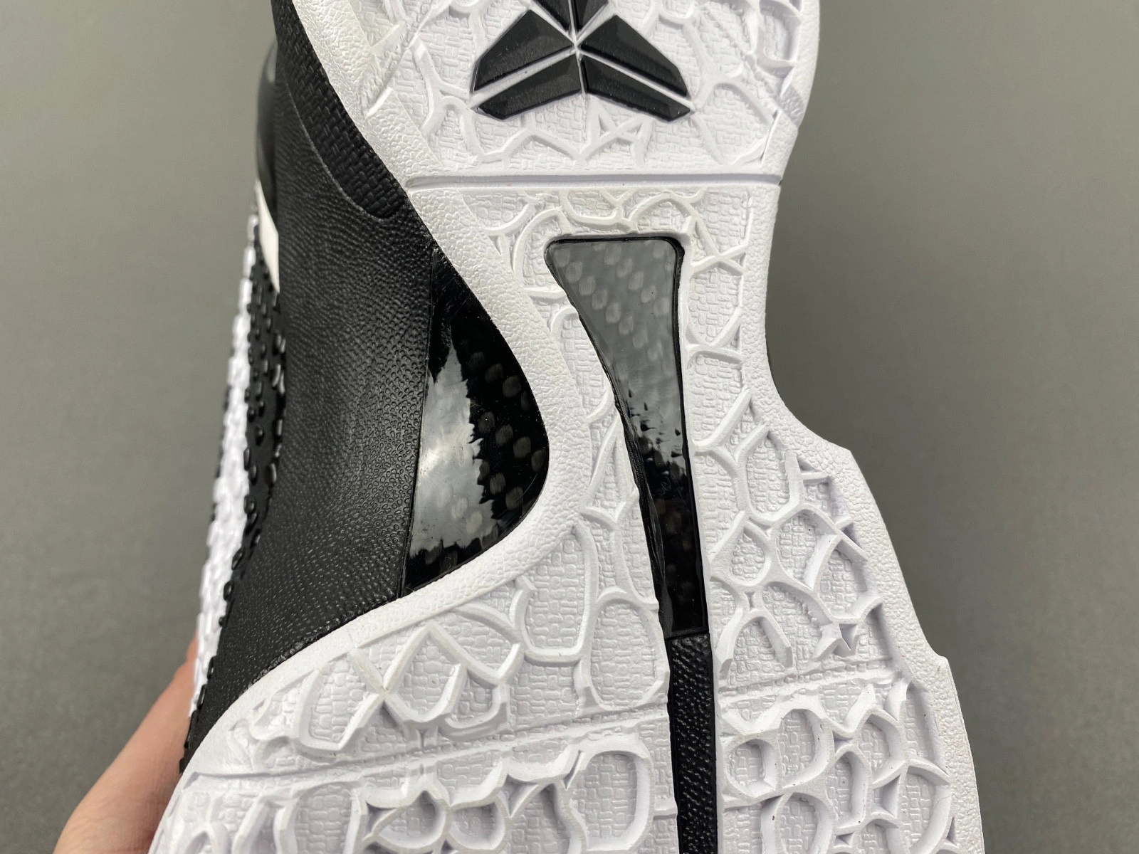 Nike Kobe 6 Protro Mambacita Sweet 16  CW2190-002