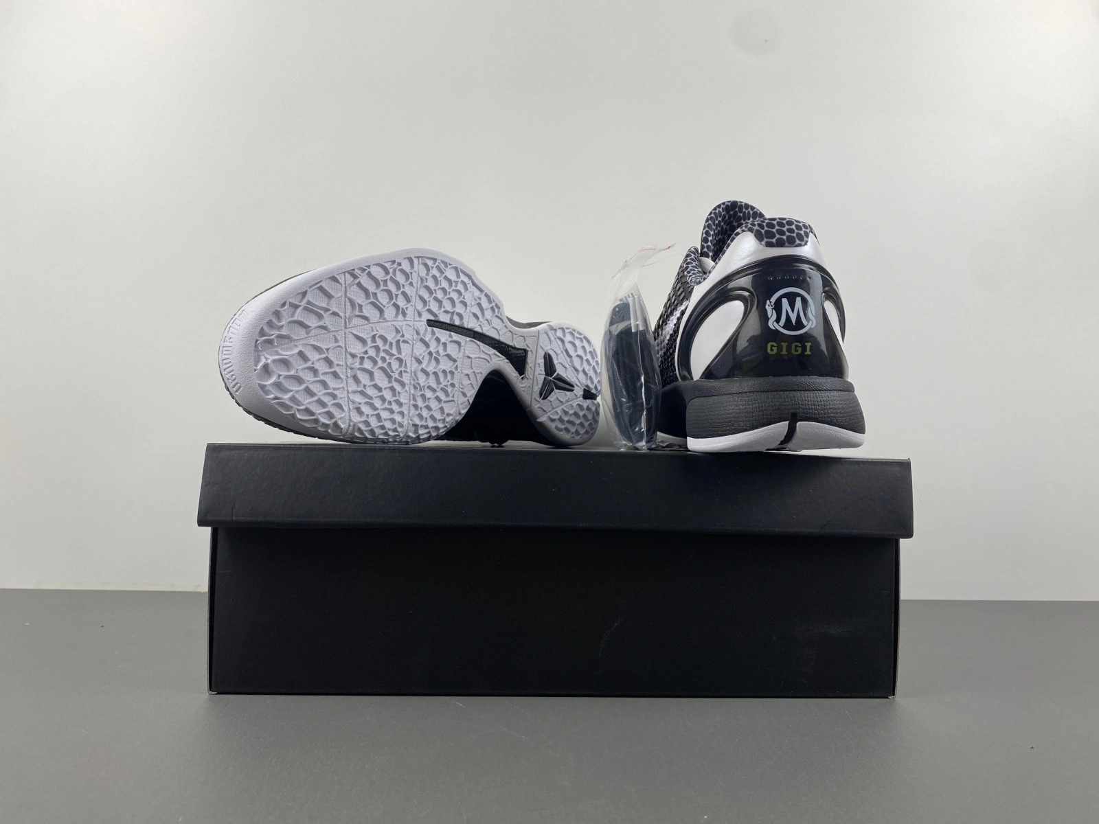 Nike Kobe 6 Protro Mambacita Sweet 16  CW2190-002