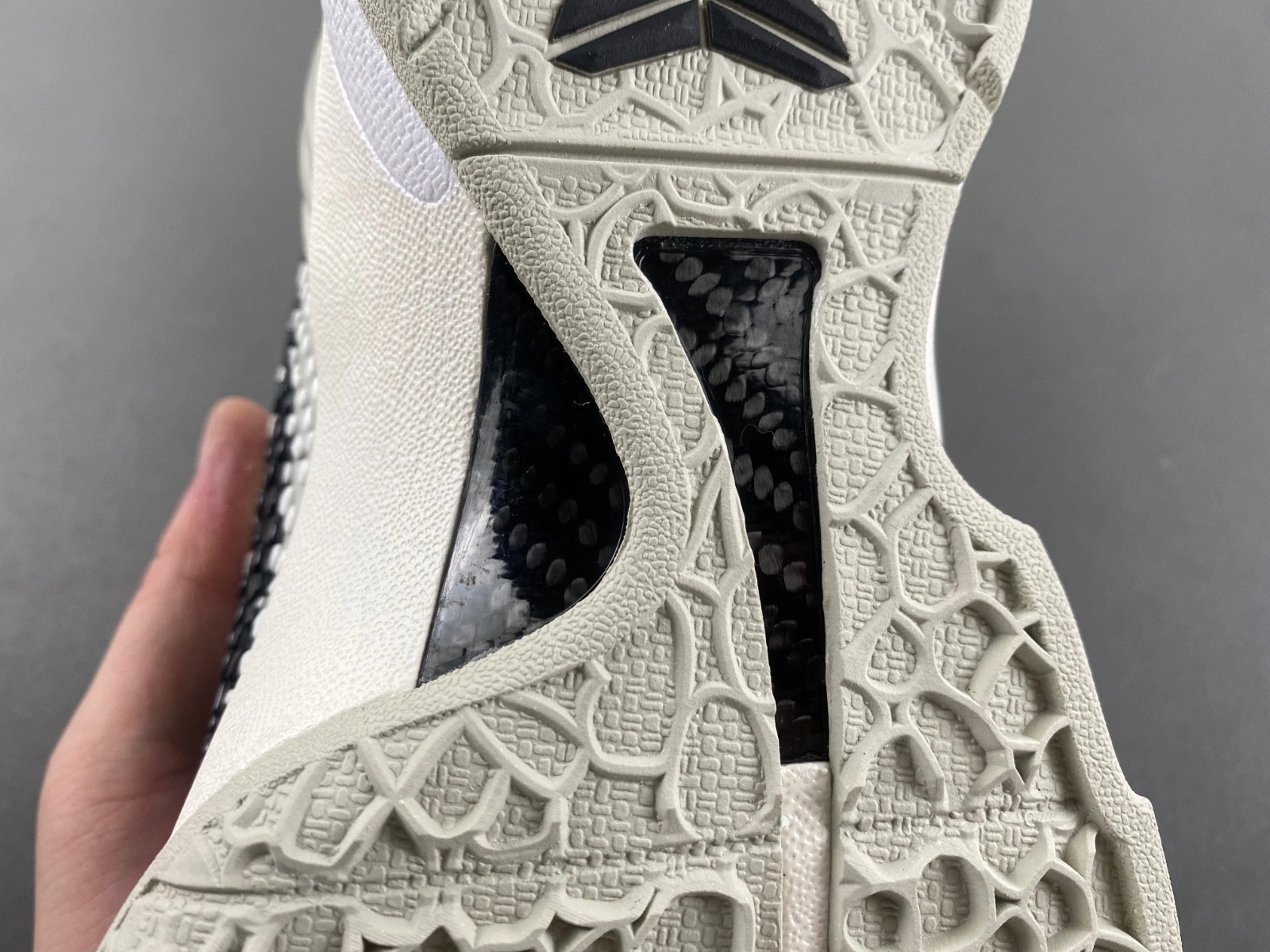 Nike Kobe 6 Protro “Sail”  FQ3546-100