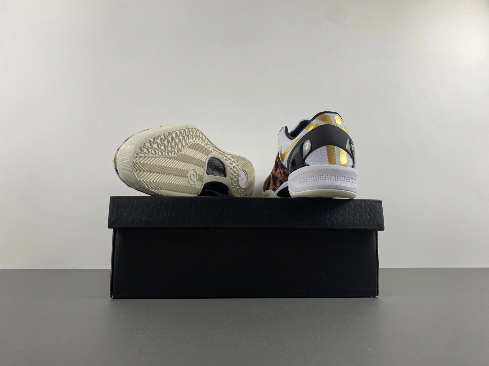 Nike Kobe 8 PROTRO “LEOPARD” PE FJ9364-305