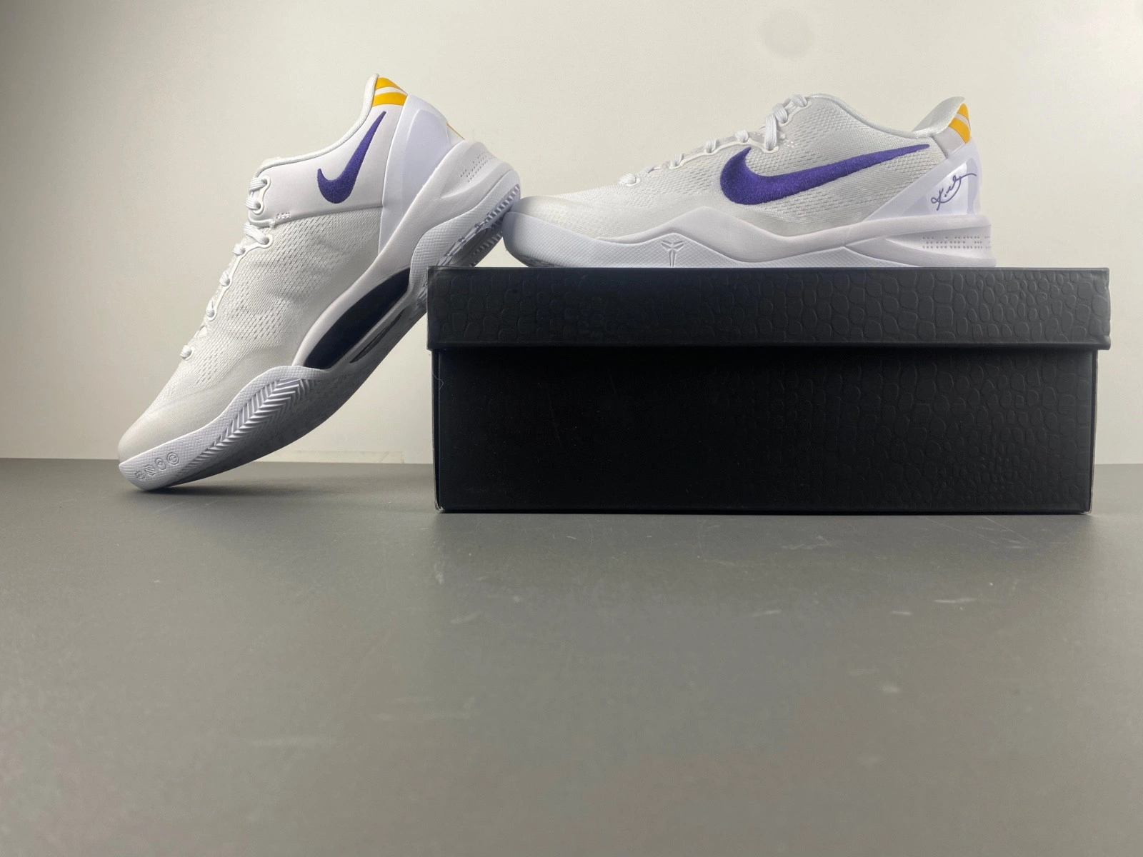 Nike Kobe 8 Protro Lakers Home  HF9550-100
