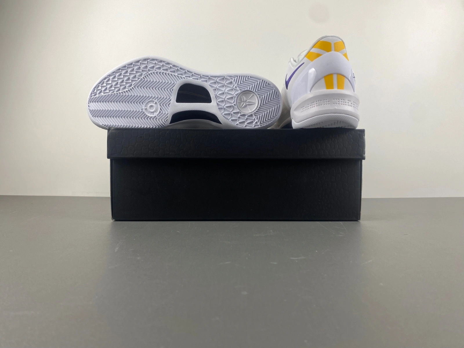 Nike Kobe 8 Protro Lakers Home  HF9550-100