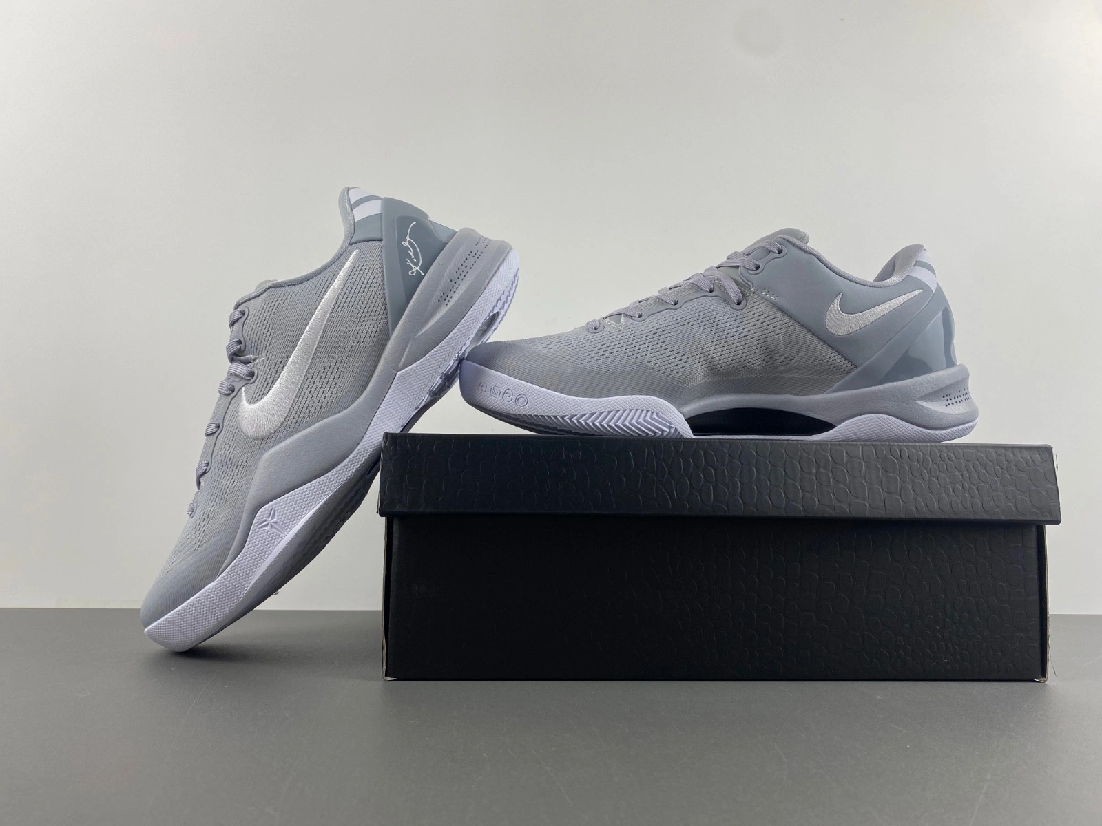 Nike Kobe 8 Protro Wolf Grey  HF9550-002
