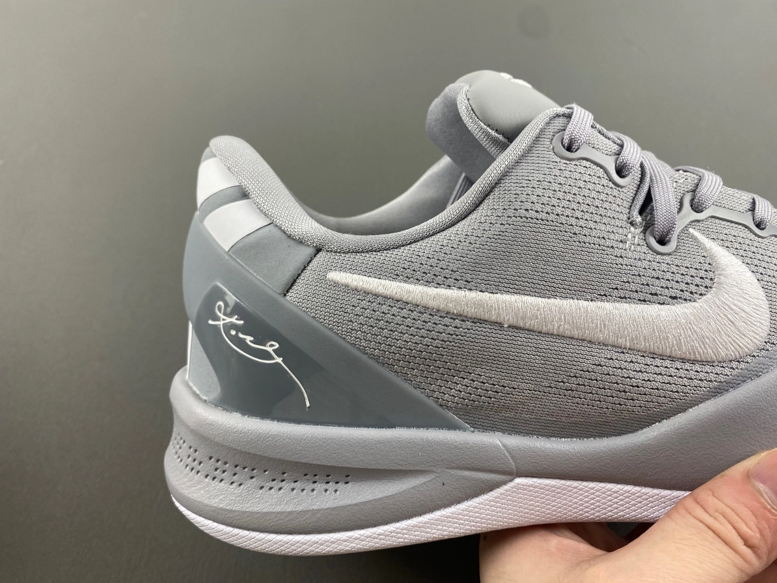 Nike Kobe 8 Protro Wolf Grey  HF9550-002