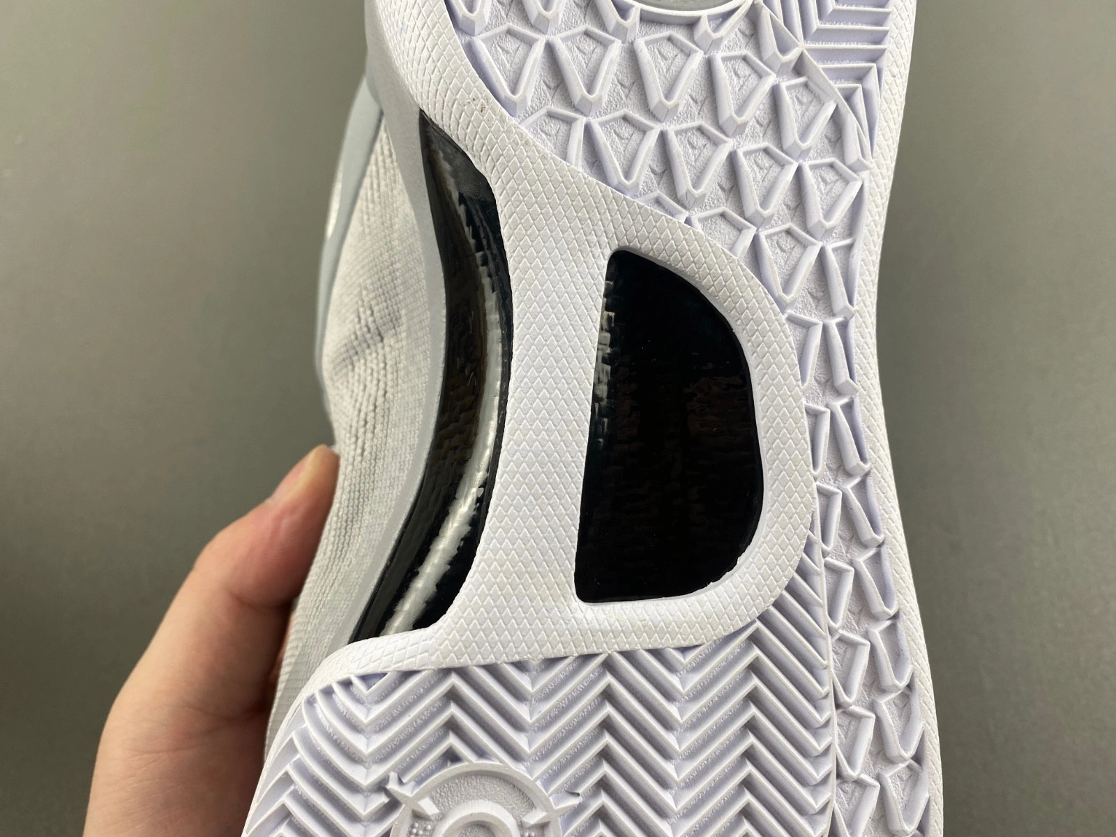 Nike Kobe 8 Protro Wolf Grey  HF9550-002