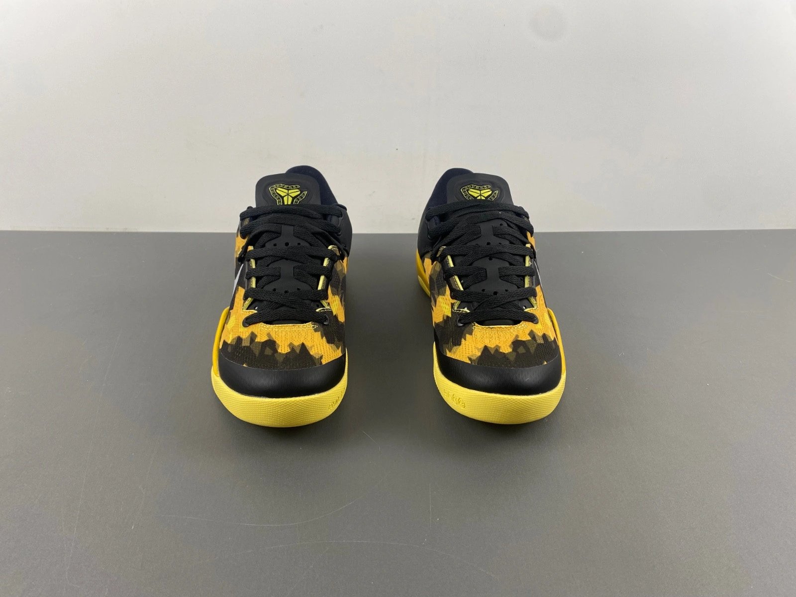 Nike Kobe 8 XDR 'Black Yellow' 555286-077