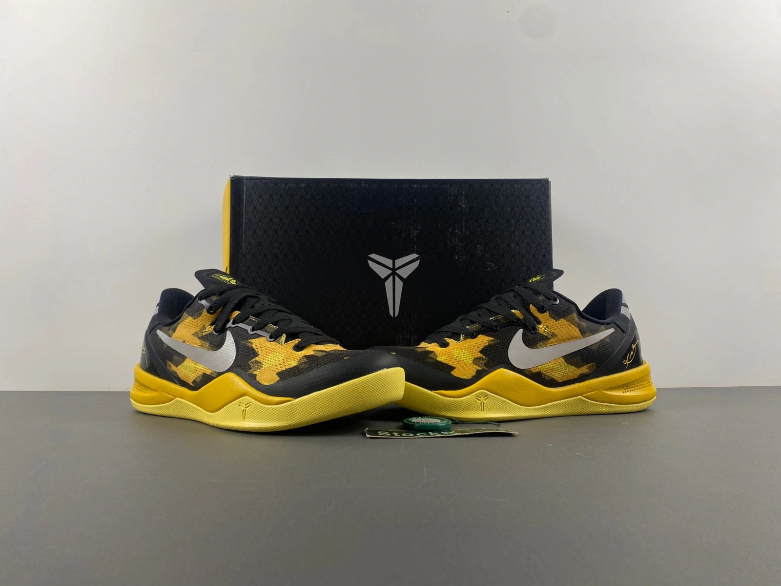 Nike Kobe 8 XDR 'Black Yellow' 555286-077