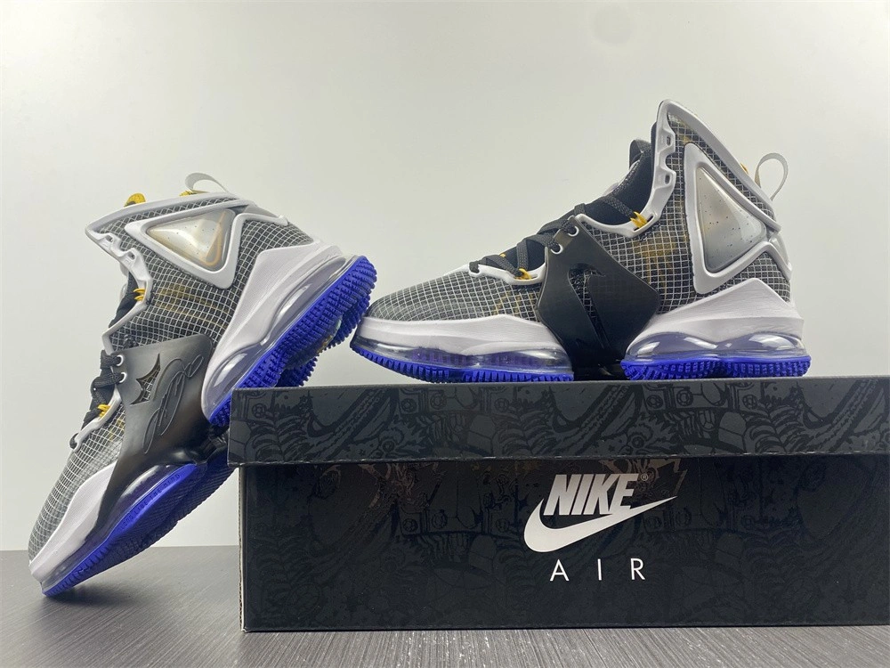 Nike LeBron 19 Hardwood Classic DC9340-002