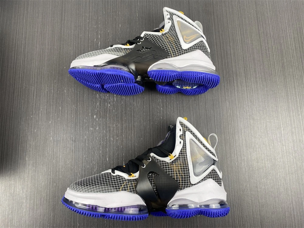 Nike LeBron 19 Hardwood Classic DC9340-002