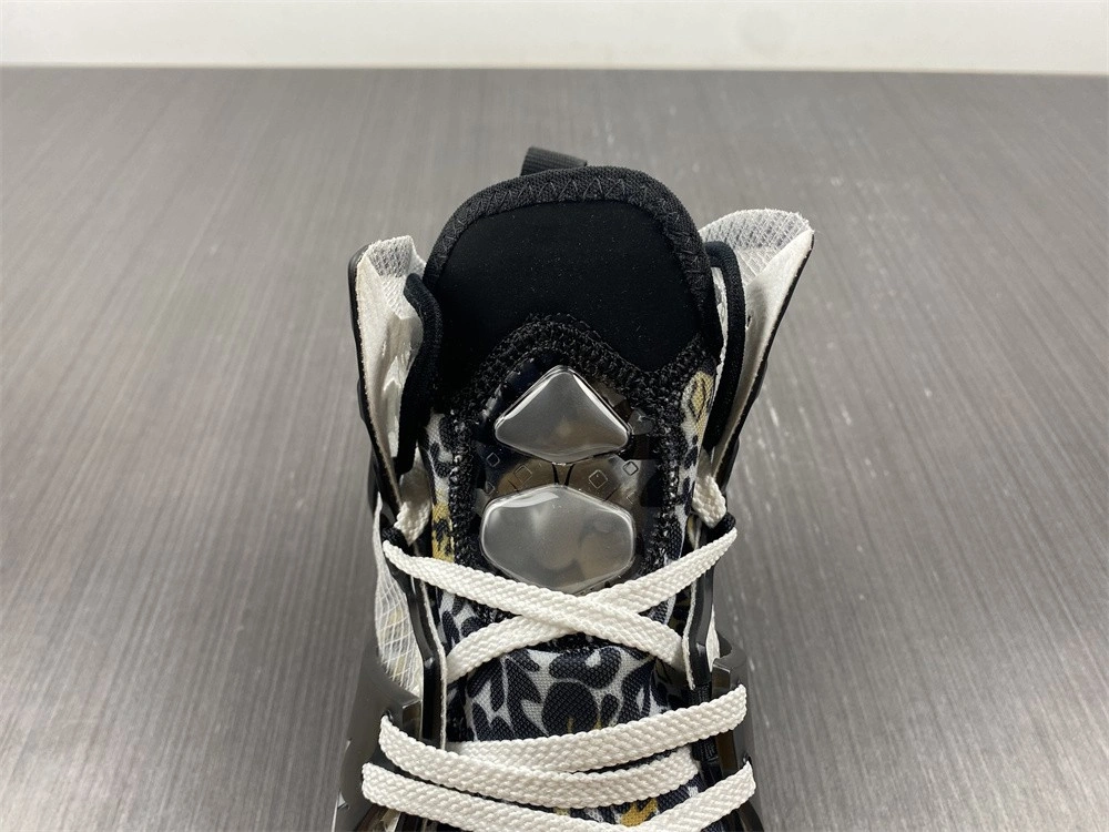 Nike LeBron 19 Leopard DC9340-100