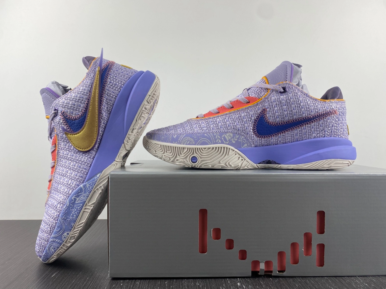 Nike LeBron 20 EP 'Purple And Gold' DJ5422-500