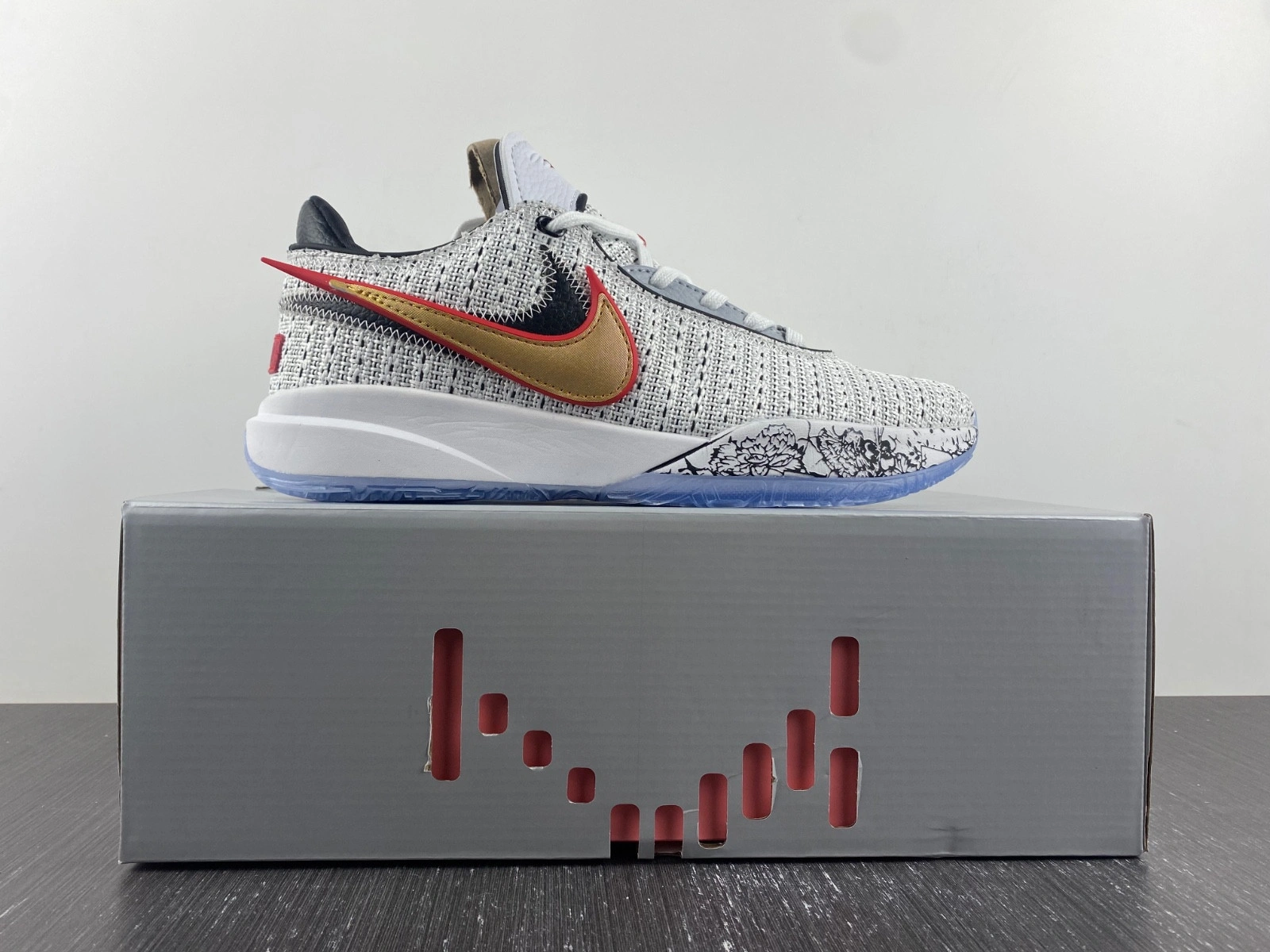Nike LeBron 20 The Debut DJ5423-100