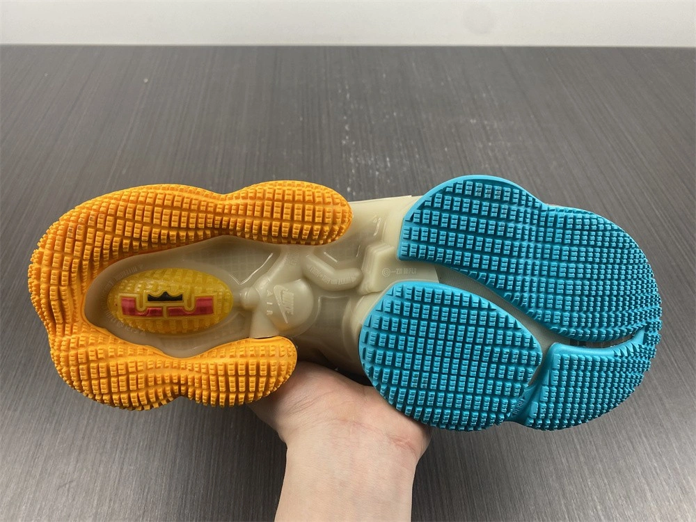 Nike Lebron 19 Minneapolis Lakers DC9341-200