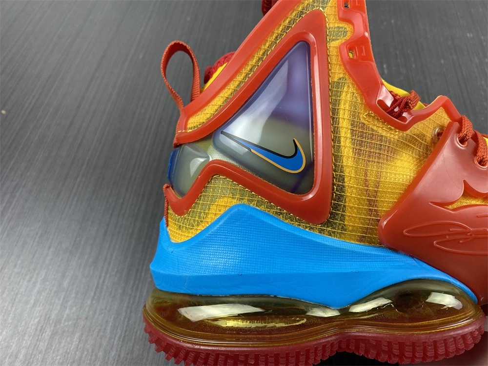 Nike Lebron 19 Tune Squad  DC9342-800
