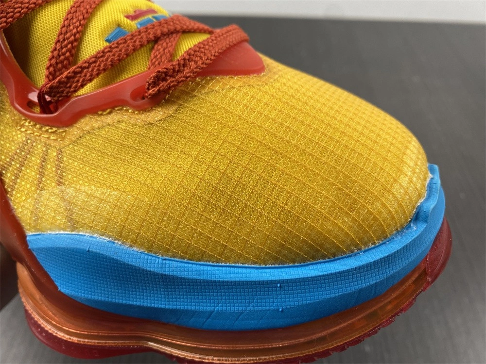 Nike Lebron 19 Tune Squad  DC9342-800