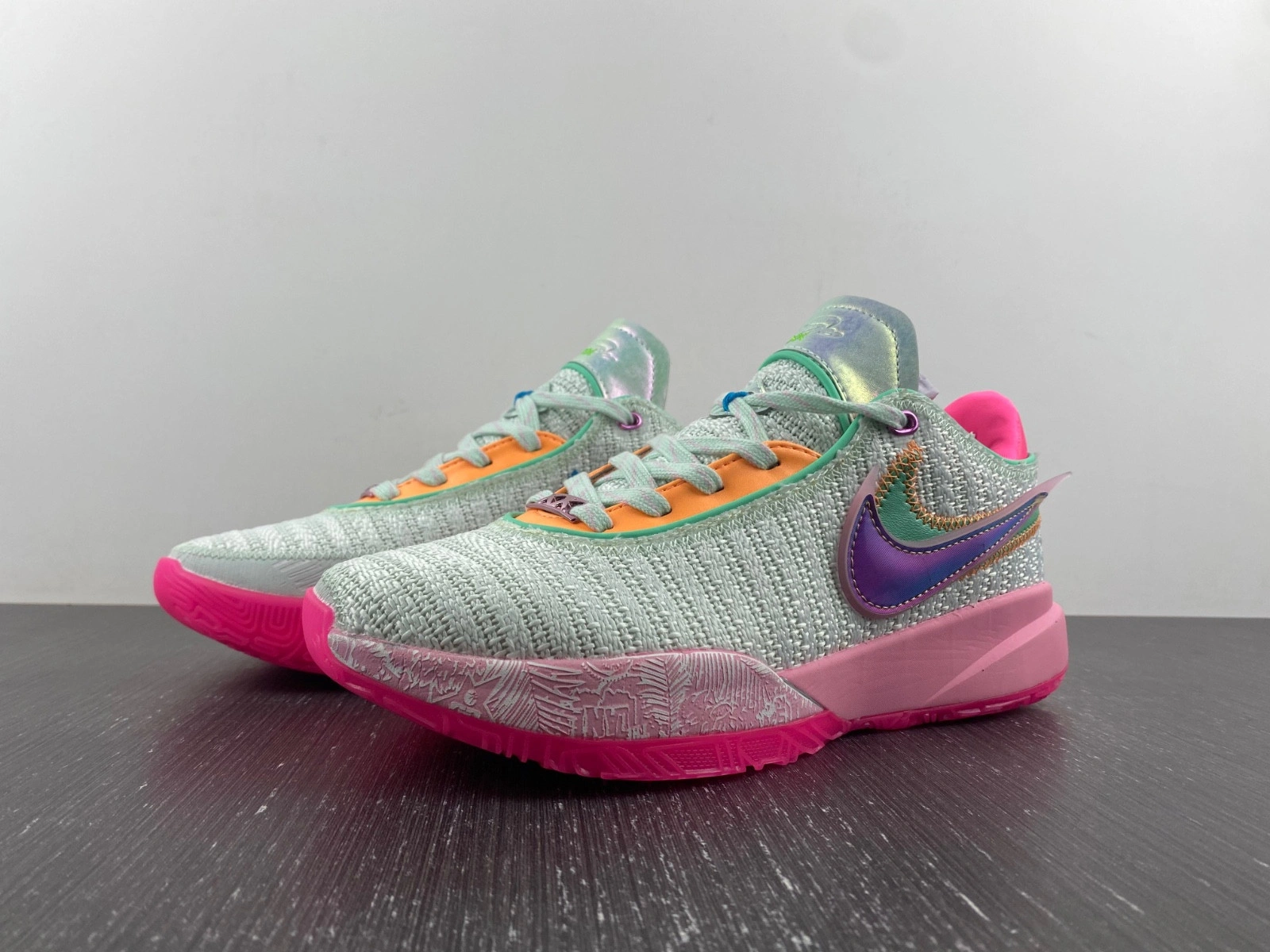 Nike Lebron 20 LBJ20  DJ5422-300