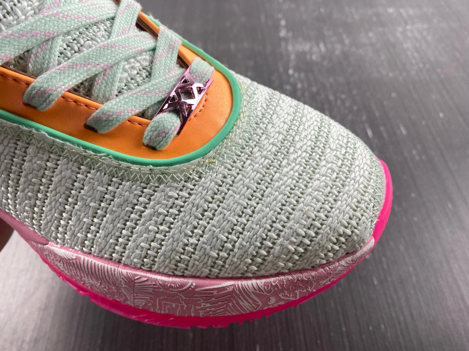 Nike Lebron 20 LBJ20  DJ5422-300