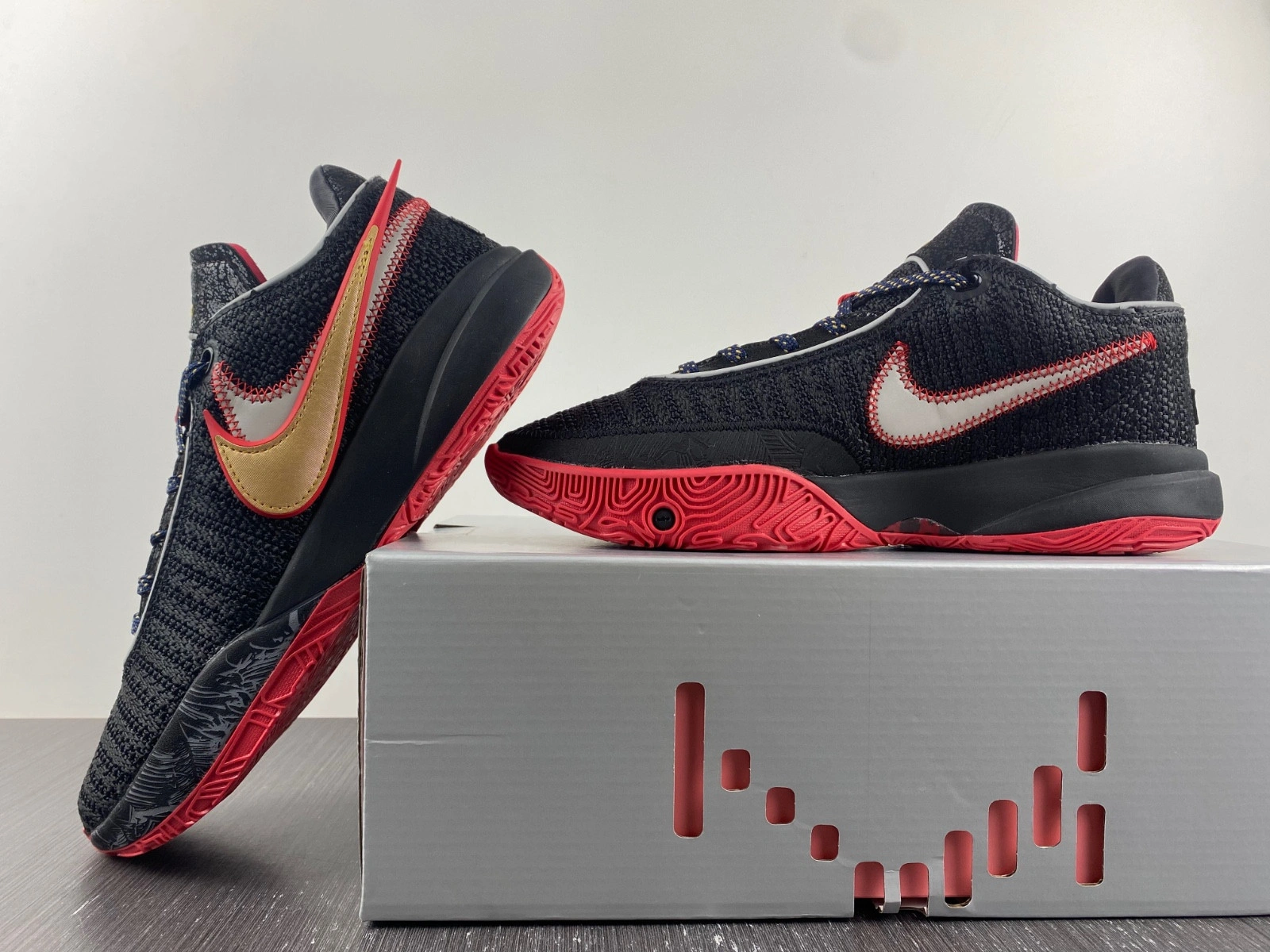 Nike Lebron 20 Miami Heat  DJ5422-001