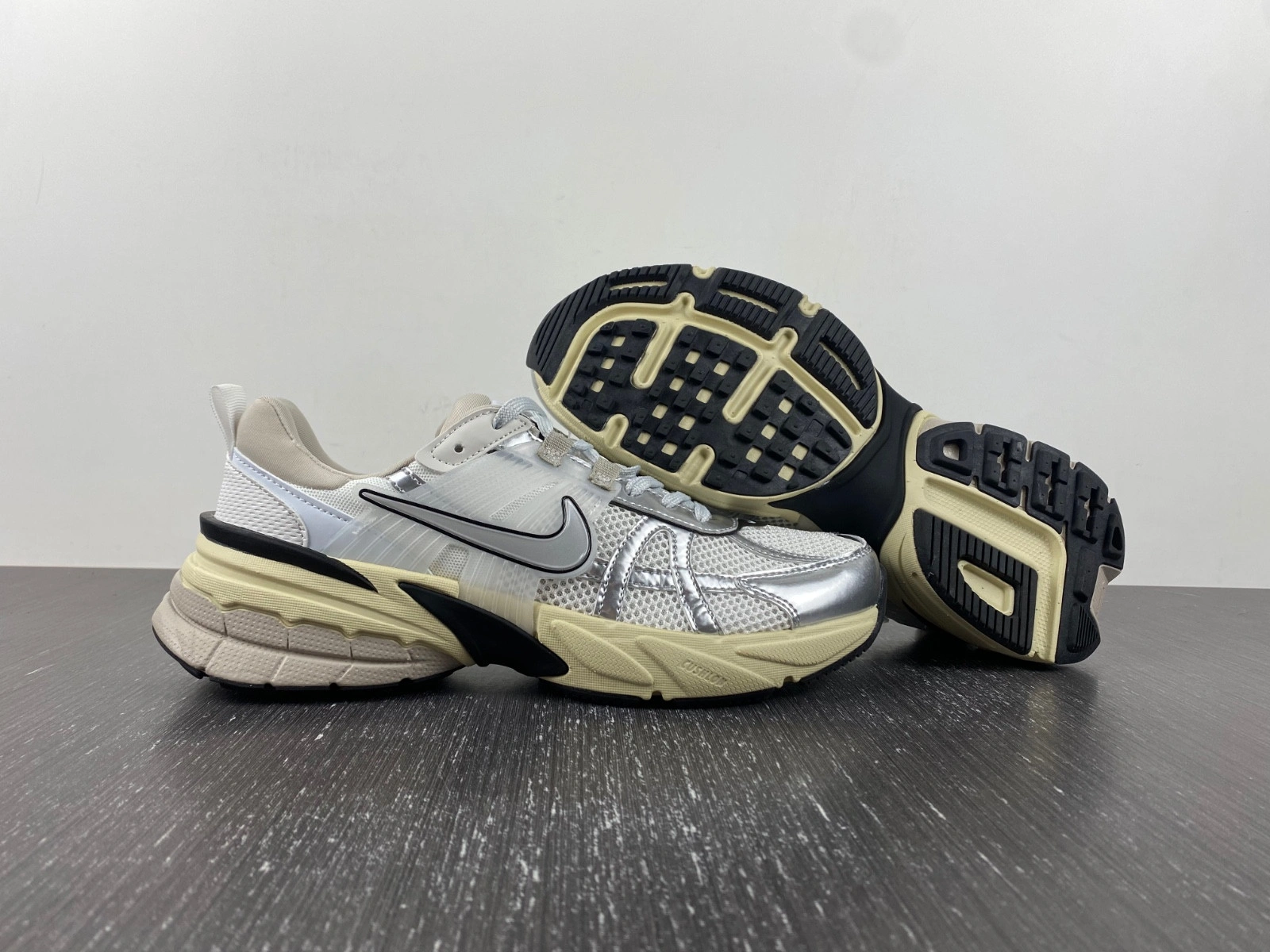 Nike Runtekk Summit White Metallic Silver FD0736-100