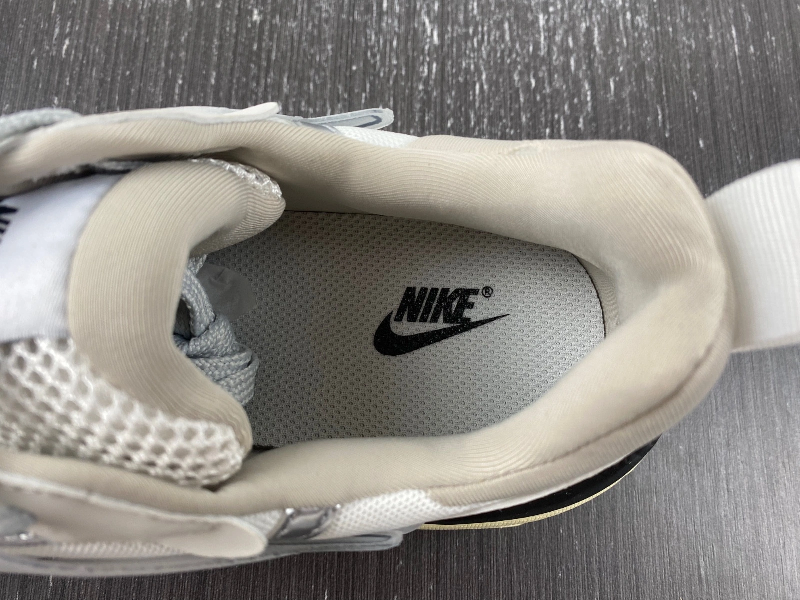 Nike Runtekk Summit White Metallic Silver FD0736-100