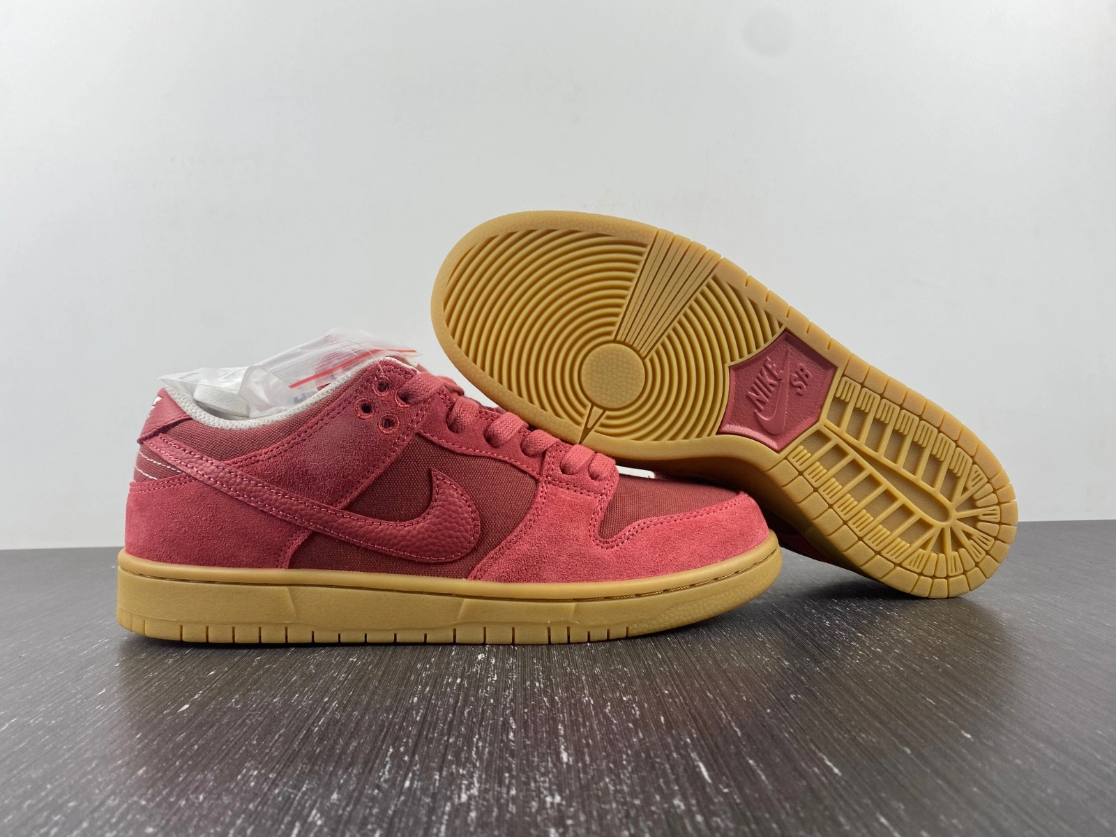 Nike SB Dunk 'Adobe' DV5429-600