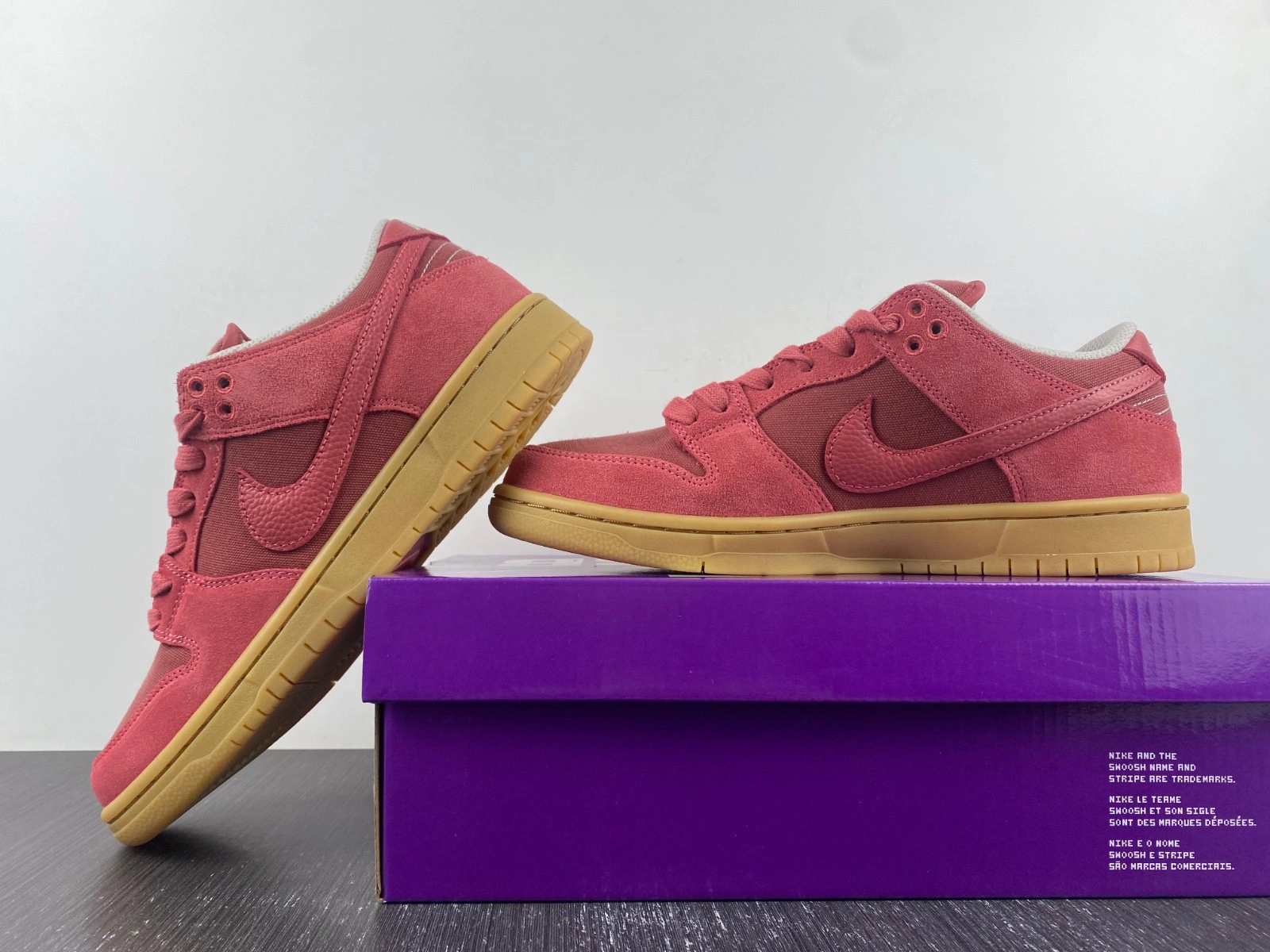 Nike SB Dunk 'Adobe' DV5429-600