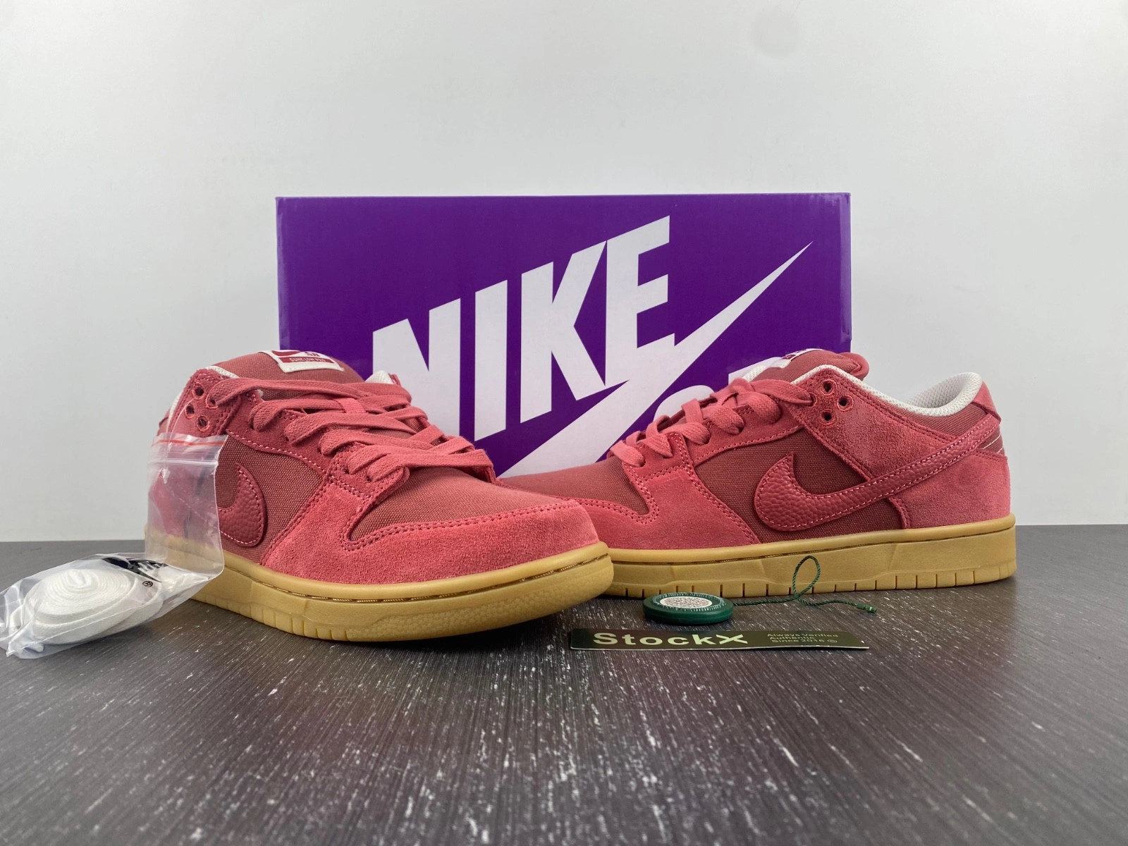 Nike SB Dunk 'Adobe' DV5429-600
