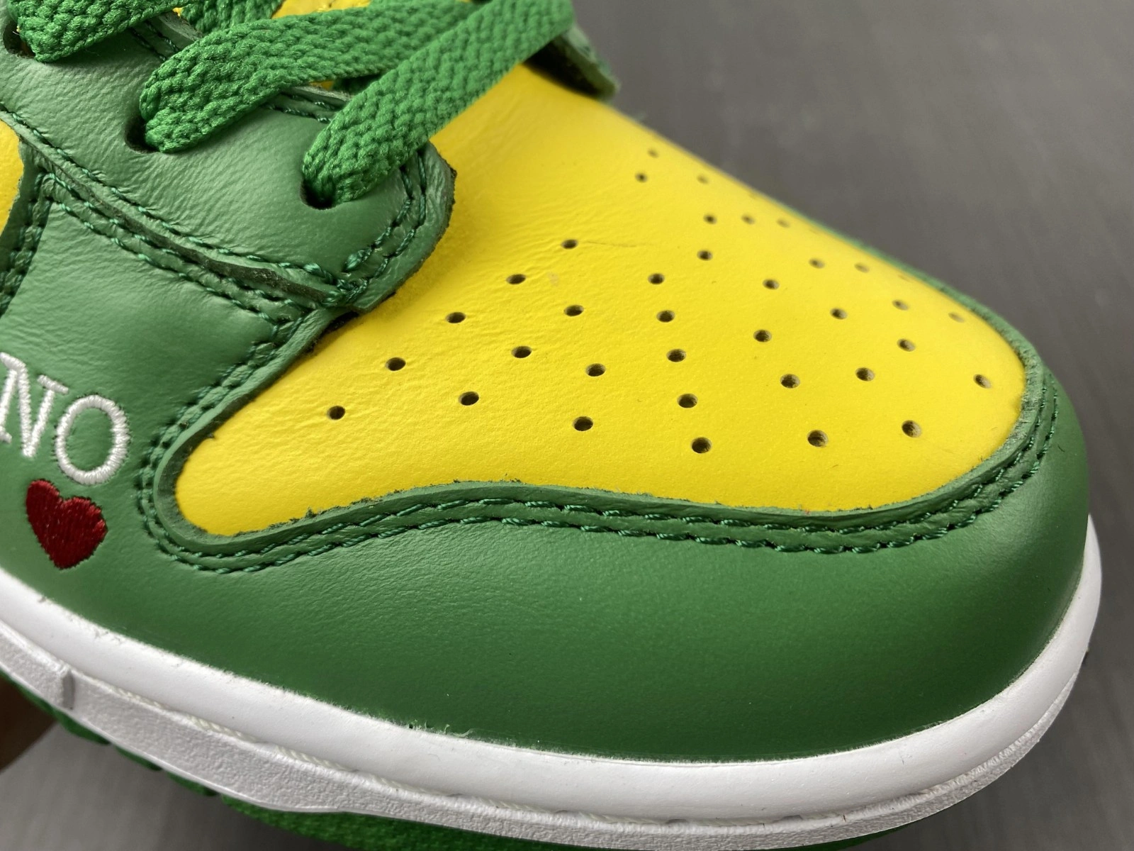Nike SB Dunk High Supreme By Any Means Brazil   DN3741-700