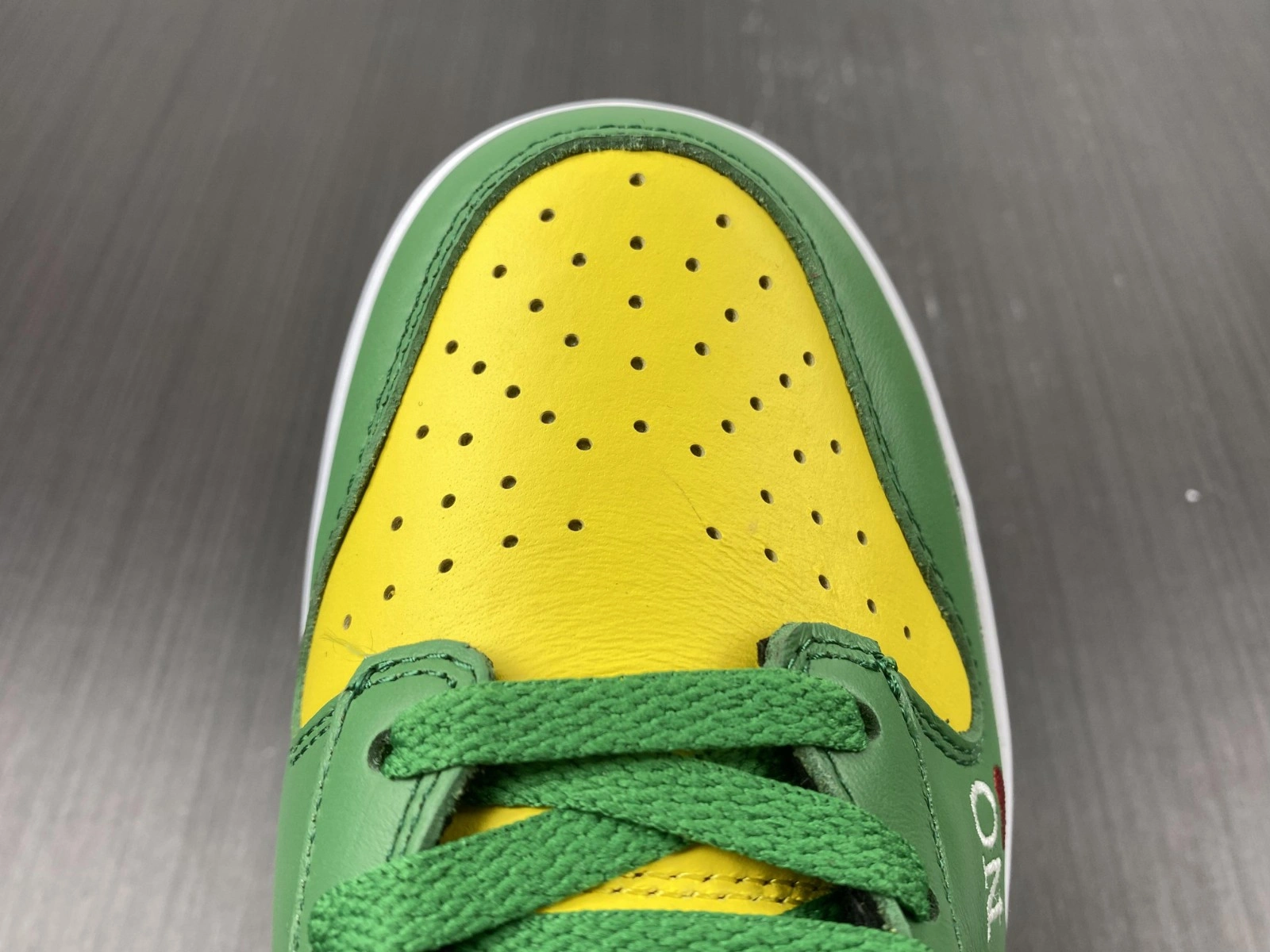 Nike SB Dunk High Supreme By Any Means Brazil   DN3741-700