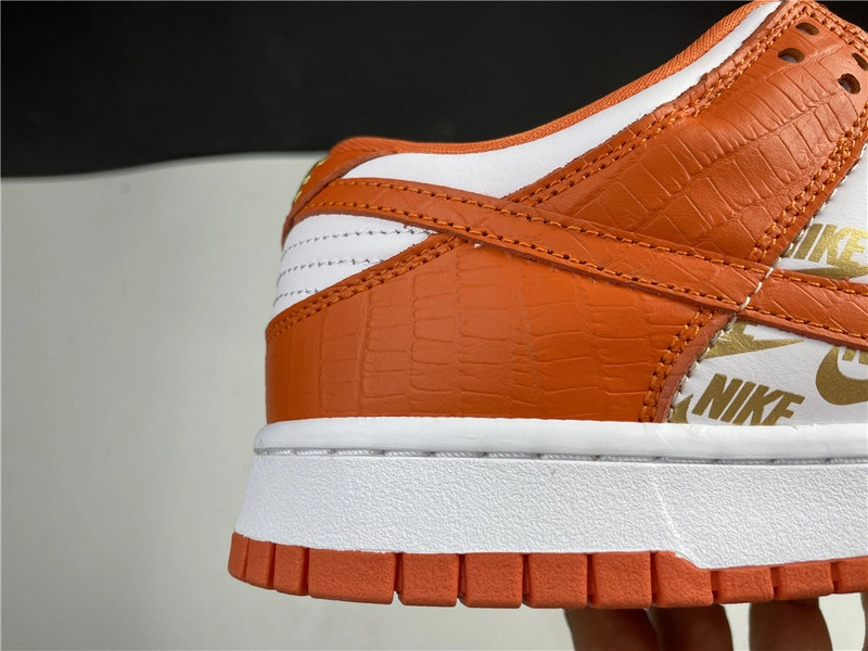 Nike SB Dunk Low  Nike DH3228-181