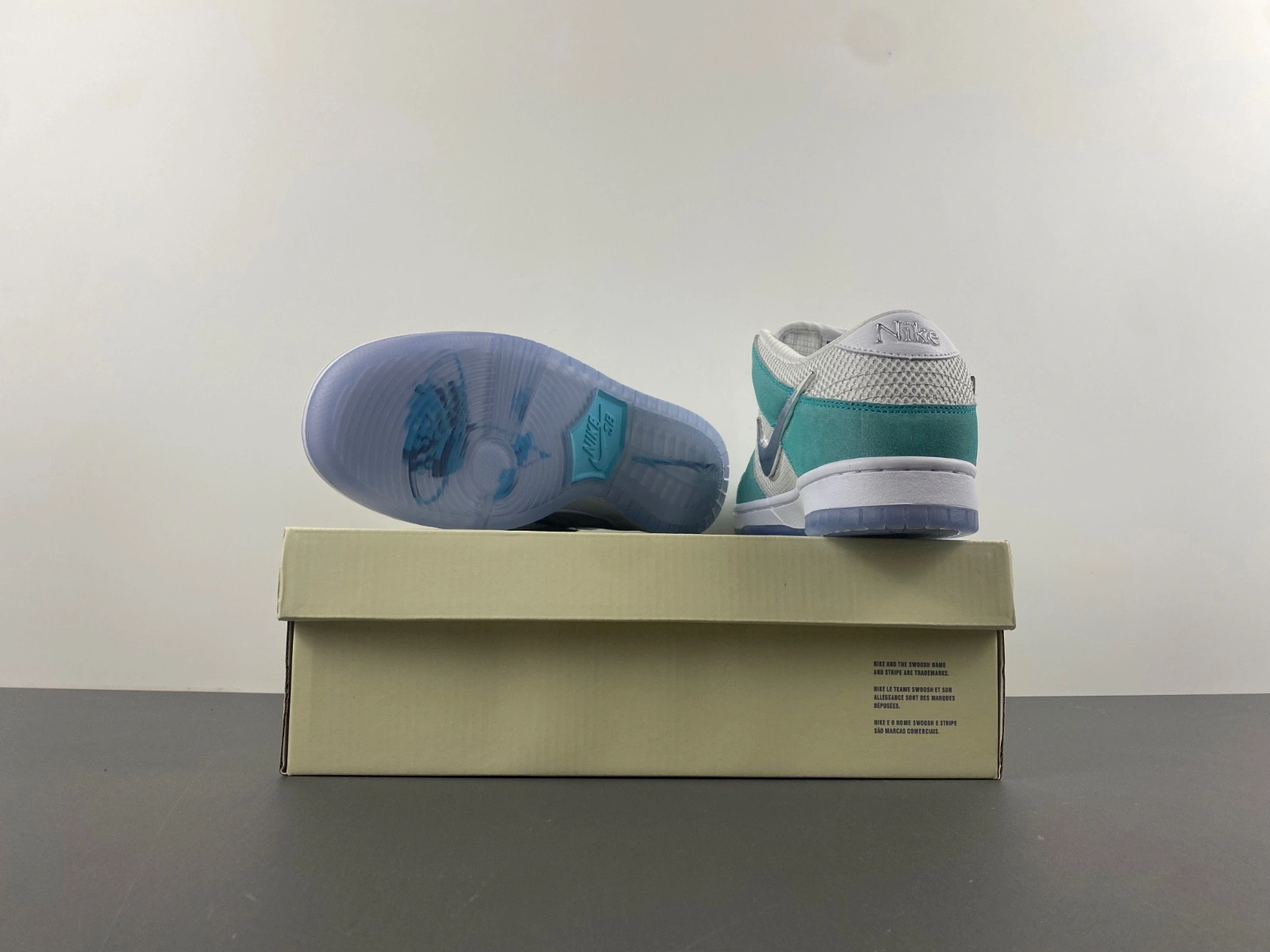 Nike SB Dunk Low April Skateboards Men's   FD2562-400