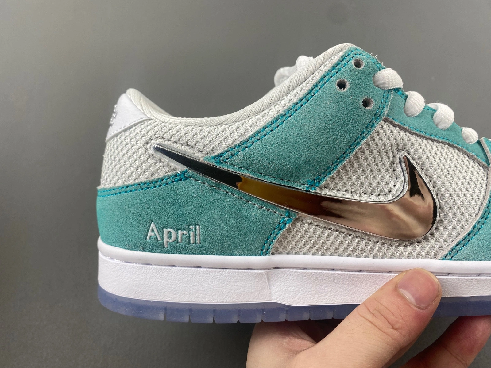 Nike SB Dunk Low April Skateboards Men's   FD2562-400