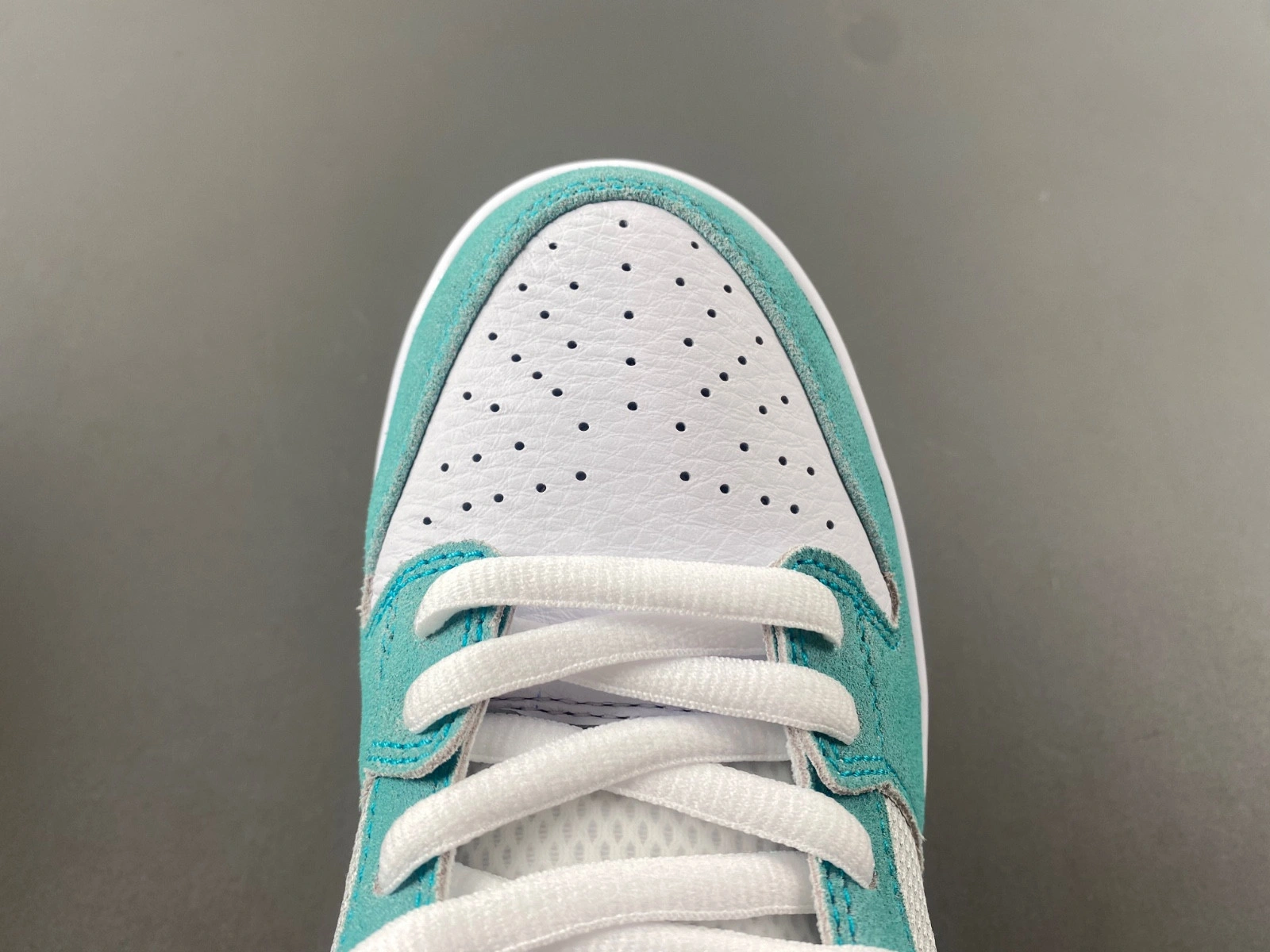 Nike SB Dunk Low April Skateboards Men's   FD2562-400