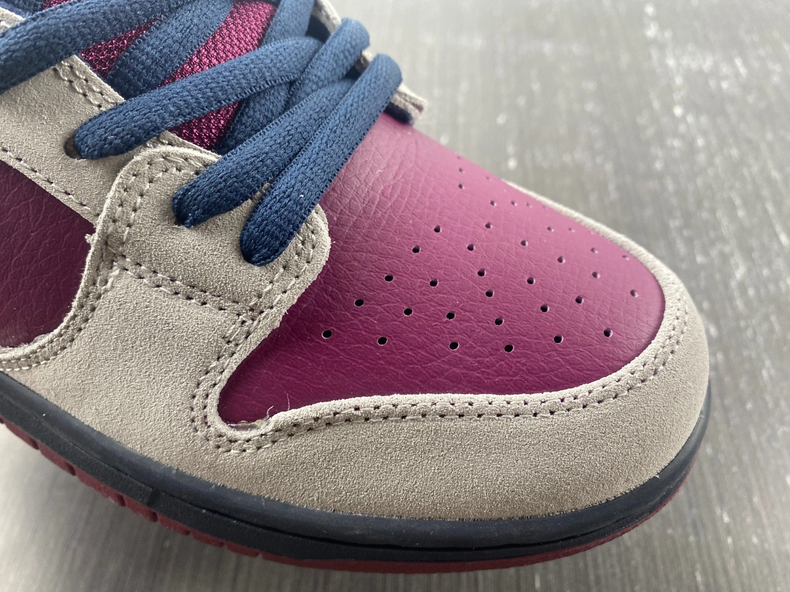 Nike SB Dunk Low Atmosphere Grey True Berry  BQ6817-001