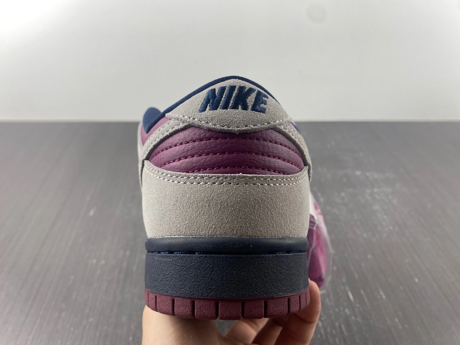 Nike SB Dunk Low Atmosphere Grey True Berry  BQ6817-001
