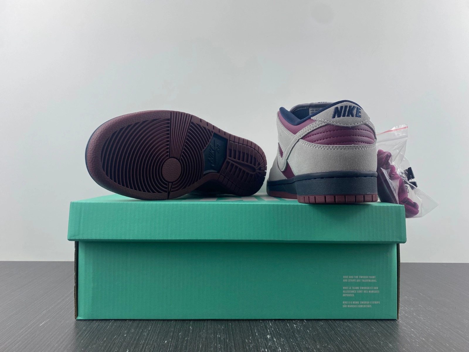 Nike SB Dunk Low Atmosphere Grey True Berry  BQ6817-001