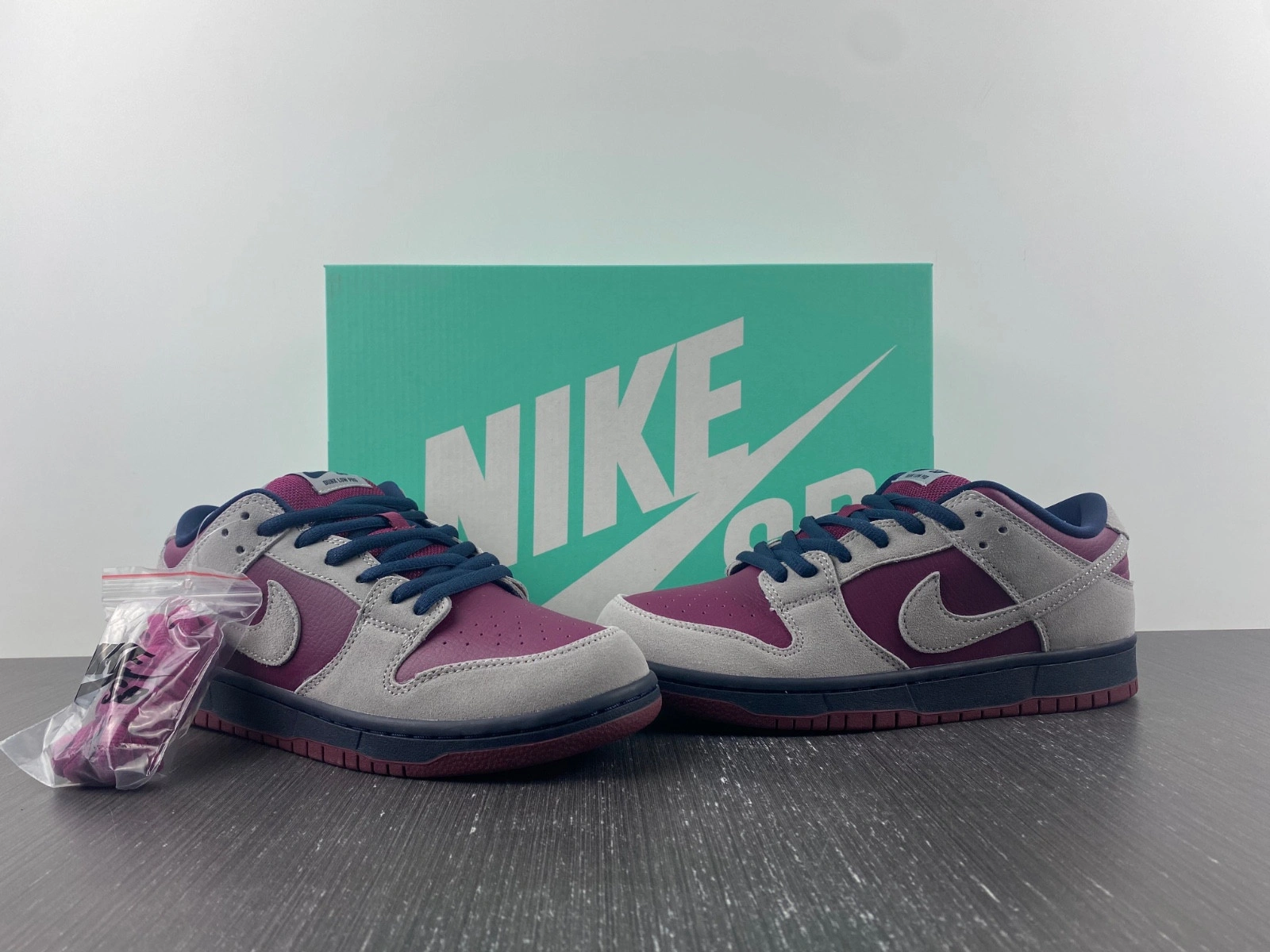 Nike SB Dunk Low Atmosphere Grey True Berry  BQ6817-001