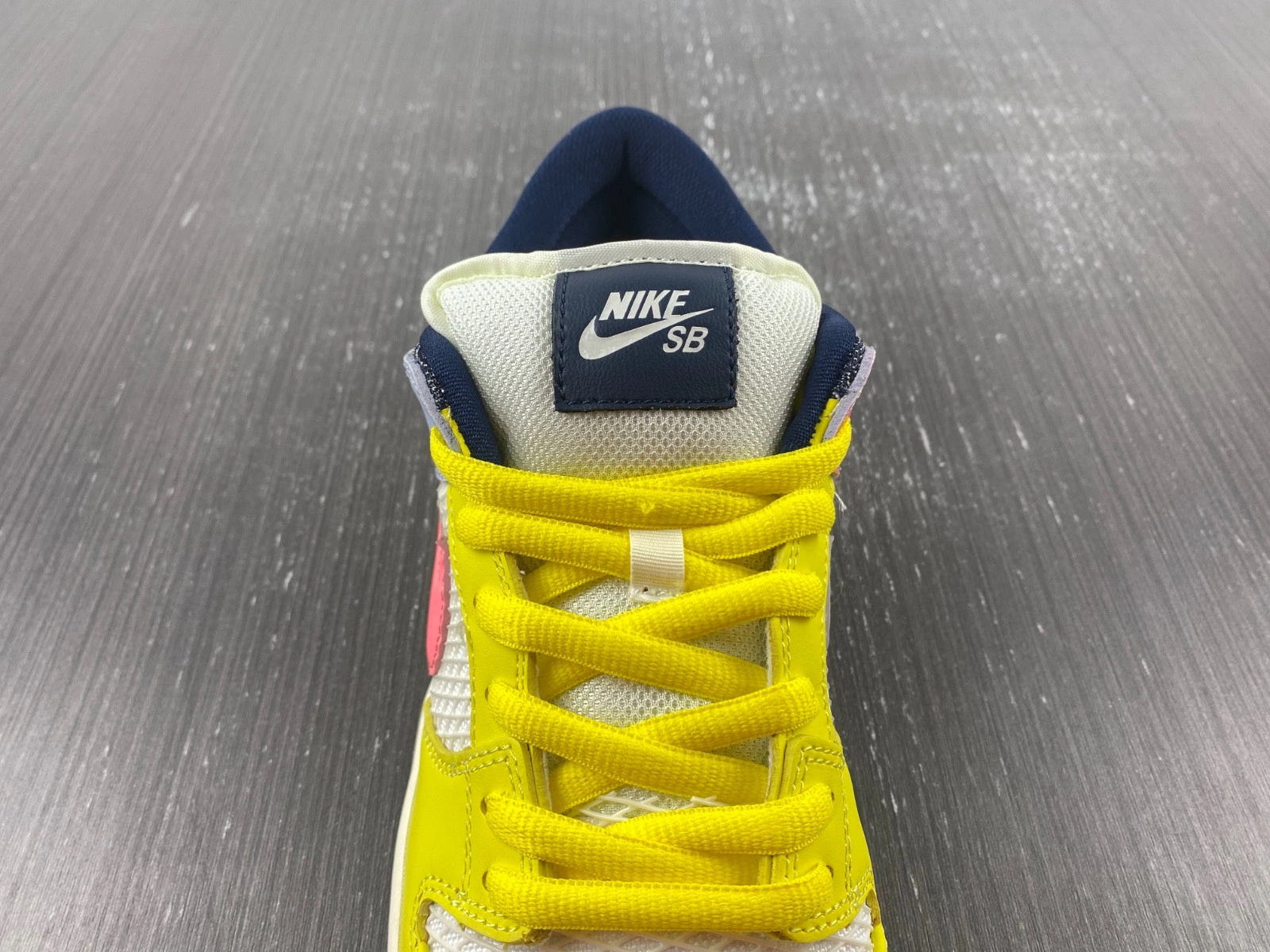 Nike SB Dunk Low Be True DX5933-900