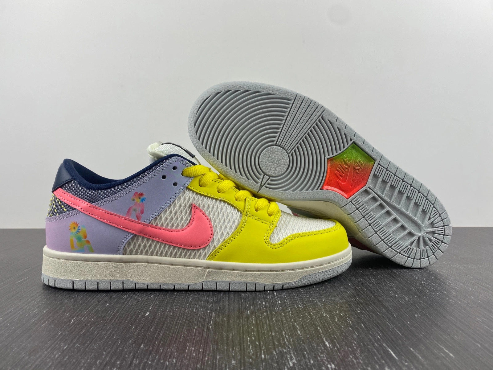 Nike SB Dunk Low Be True DX5933-900