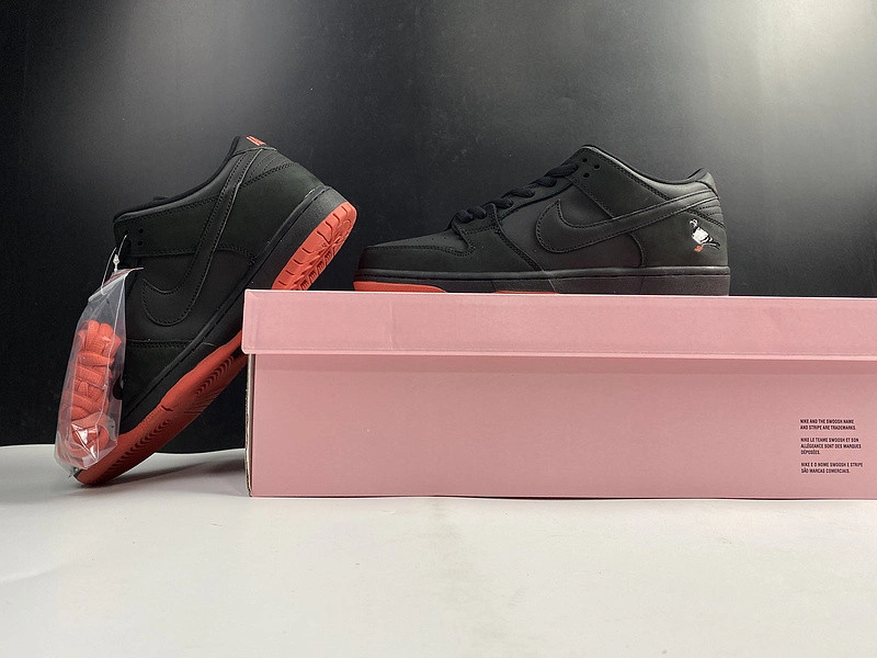 Nike SB Dunk Low Black Pigeon - 883232-008