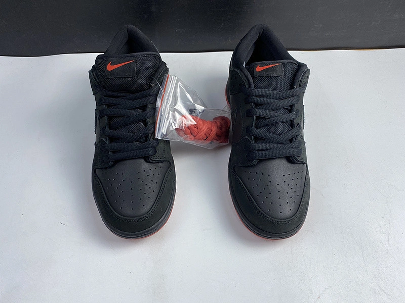 Nike SB Dunk Low Black Pigeon - 883232-008
