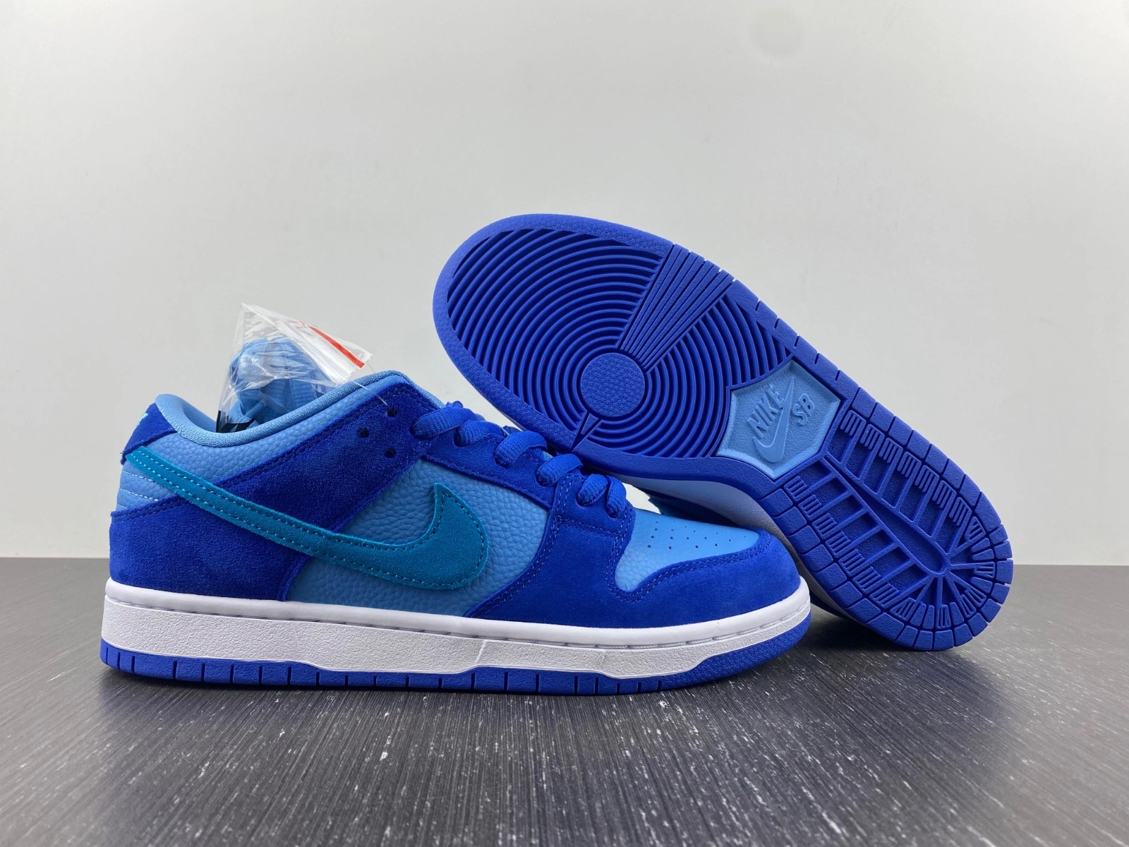 Nike SB Dunk Low Blue Raspberry - DM0807-400