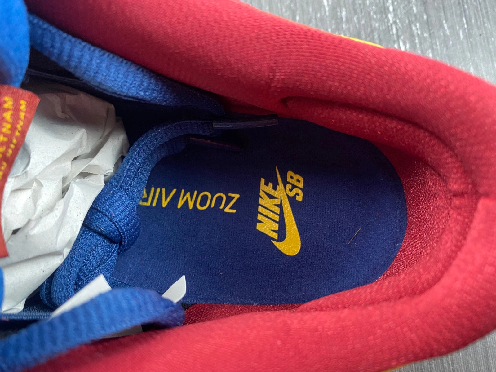 Nike SB Dunk Low Catalonia DJ0606-400