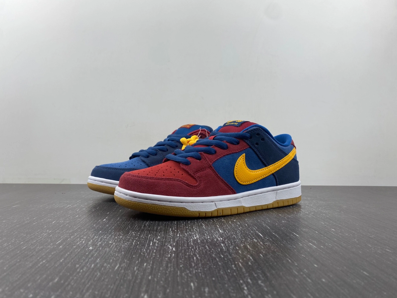 Nike SB Dunk Low Catalonia DJ0606-400
