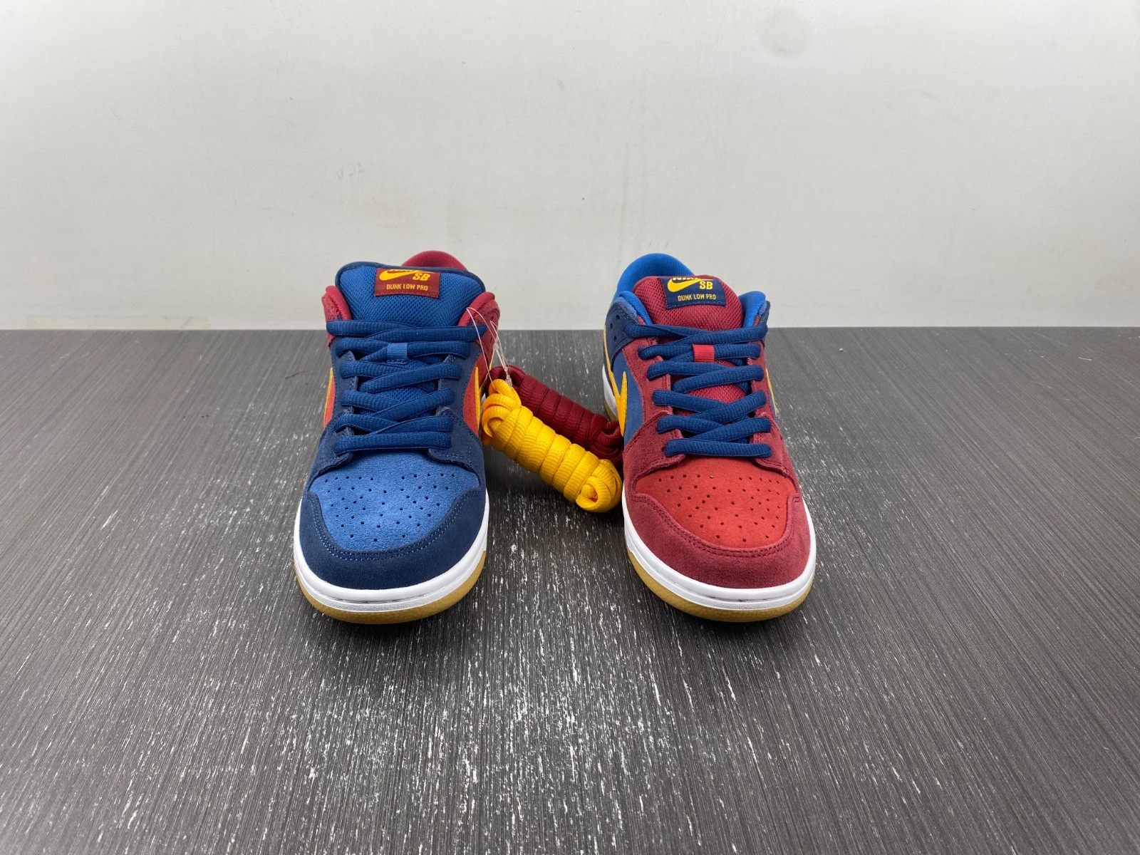 Nike SB Dunk Low Catalonia DJ0606-400