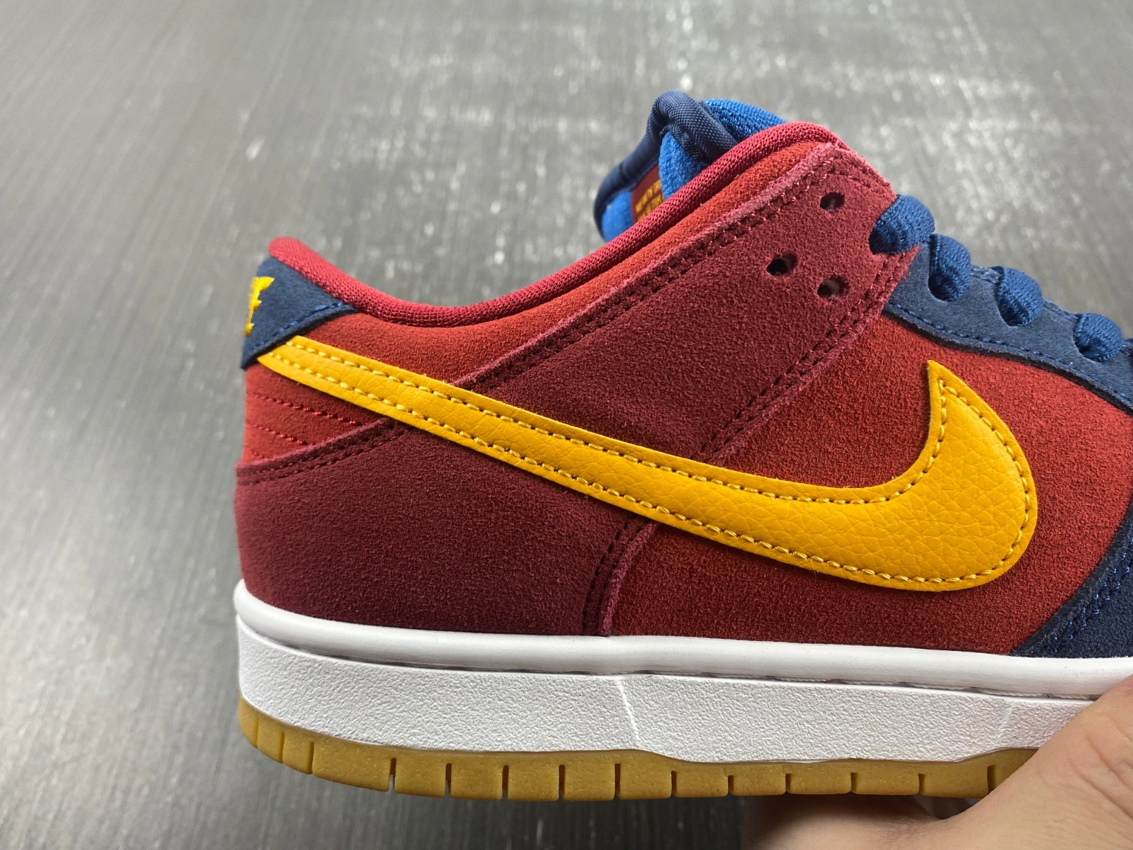 Nike SB Dunk Low Catalonia DJ0606-400