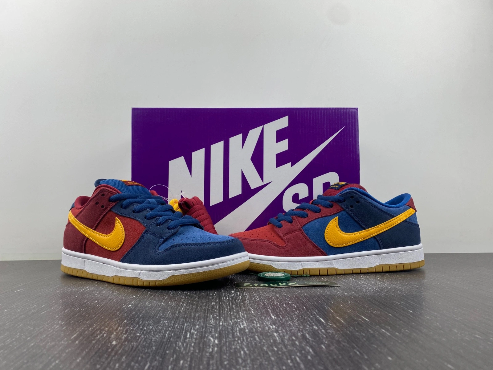 Nike SB Dunk Low Catalonia DJ0606-400