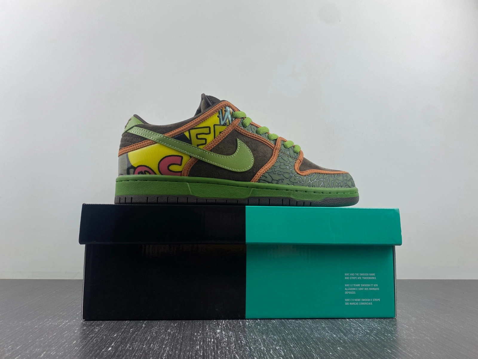 Nike SB Dunk Low De La Soul (2015) Men's - 789841-332