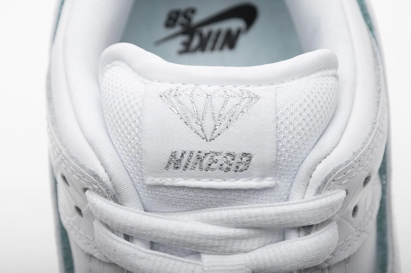 Nike SB Dunk Low Diamond Supply Co White Diamond BV1310-100